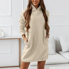 Warm Tessia dress with hood and pockets 