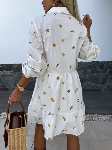 Rosa - Vestido Camisero Blanco con Diseño Floral de Margaritas